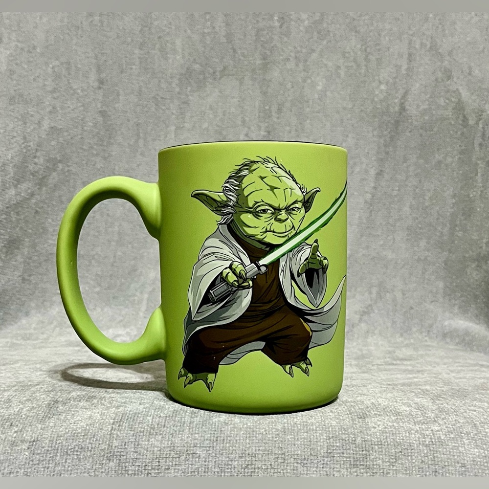 Star Wars “May The 4th Be With You” 16 Oz Yoda Green Mug - Picture 8 of 9